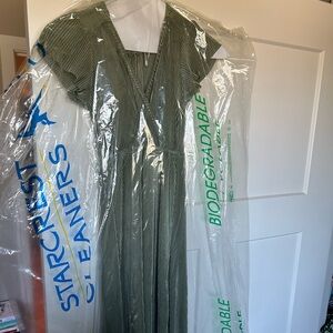 Youth Athena Pleated Maxi Dress size 6 olive